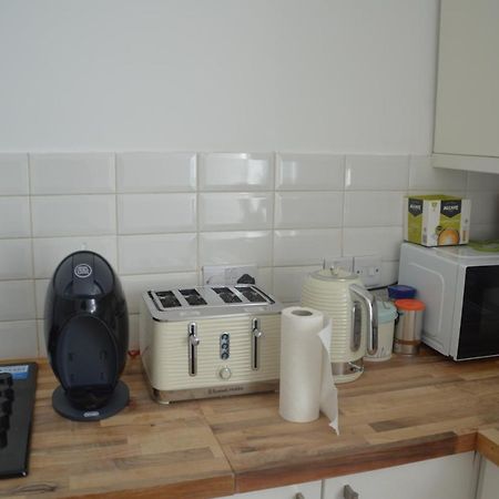 Two Bedroom Apartment In Лондон Экстерьер фото