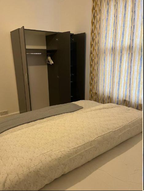Two Bedroom Apartment In Лондон Экстерьер фото