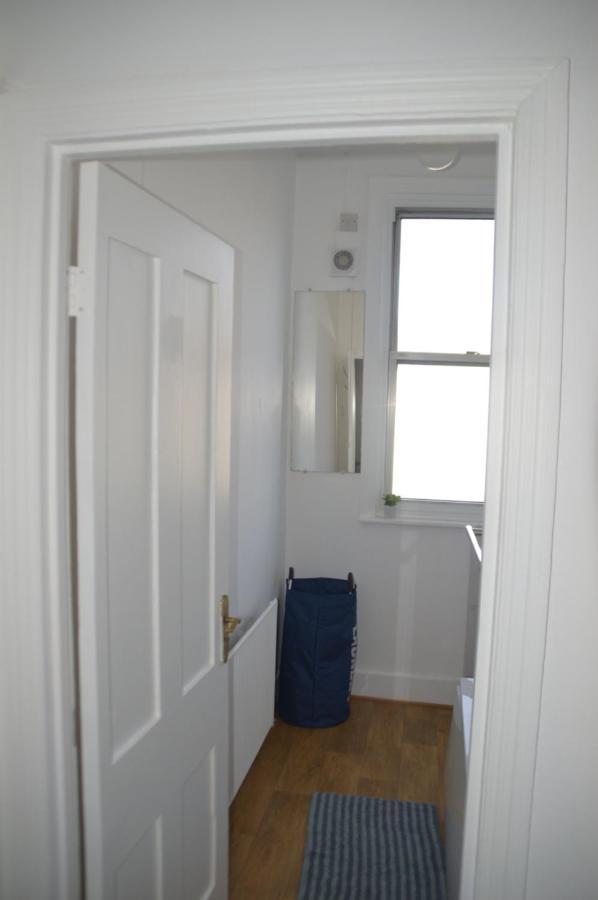 Two Bedroom Apartment In Лондон Экстерьер фото
