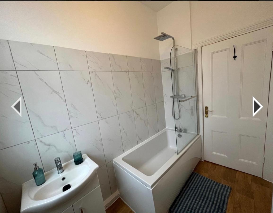 Two Bedroom Apartment In Лондон Экстерьер фото