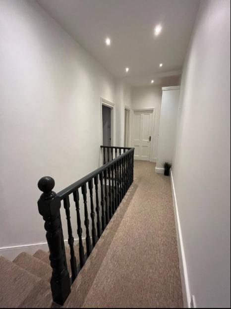 Two Bedroom Apartment In Лондон Экстерьер фото