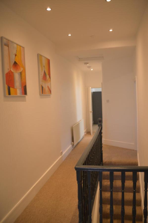 Two Bedroom Apartment In Лондон Экстерьер фото